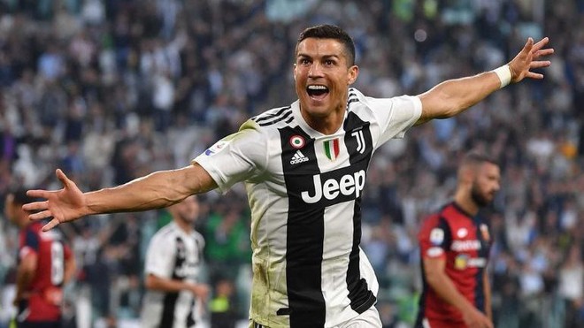Ronaldo bất ngờ xuất hiện trong danh sách đá phạt dở tệ của Serie A - Ảnh 1.