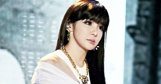 Nữ ca sĩ nổi tiếng bị báo chí Hàn miêu tả như búp bê tình dục gây phẫn nộ - Ảnh 2.
