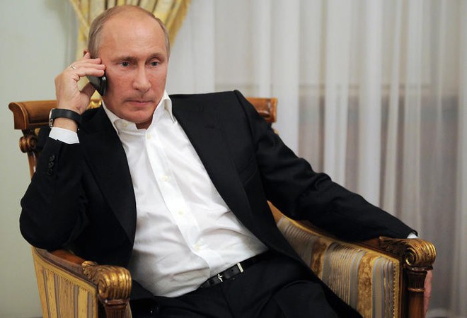 Hé lộ chiếc điện thoại Tổng thống Putin đang dùng: Không phải iPhone! - Ảnh 3.