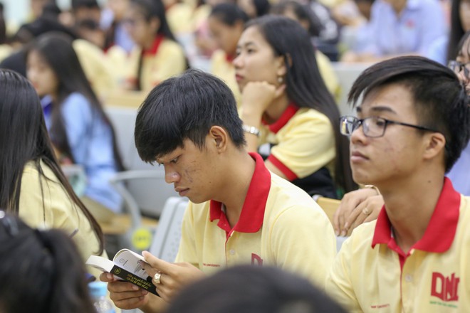 Hoa hậu Hà Kiều Anh: Điều quý giá nhất trên đời là tri thức - Ảnh 12.