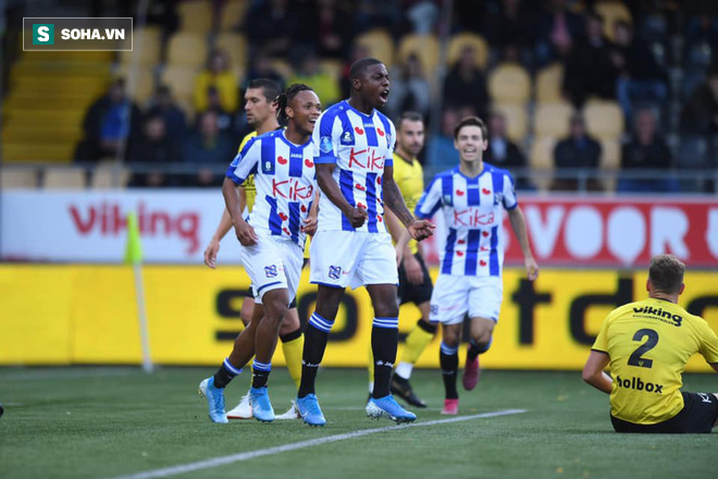 HLV Heerenveen có quyết định lạ với Văn Hậu trong ngày đội nhà thắng như ăn dỗ - Ảnh 1.