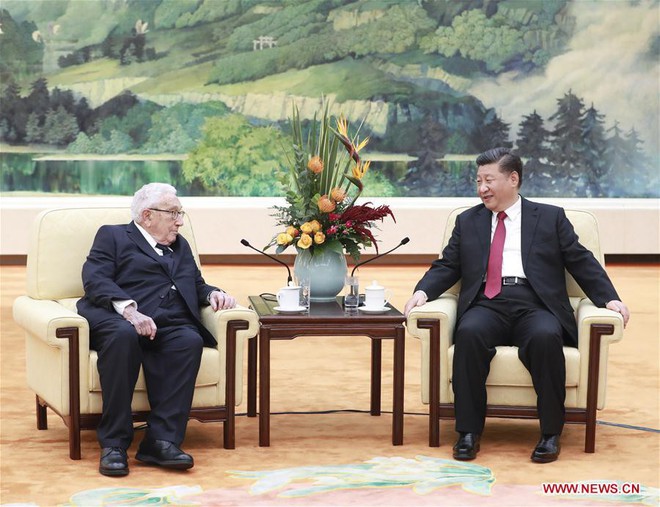 Thương chiến leo thang, Ngoại trưởng TQ gặp ngay người bạn lớn của Bắc Kinh giữa đất Mỹ nhờ giúp đỡ - Ảnh 1.