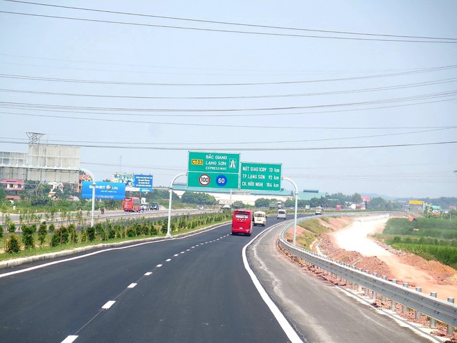  Cận cảnh 64km cao tốc Bắc Giang - Lạng Sơn trong ngày thông xe  - Ảnh 3.