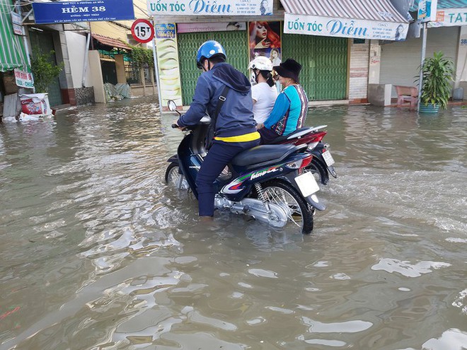 Triều cường dâng cao, Cần Thơ ngập nặng - Ảnh 6.