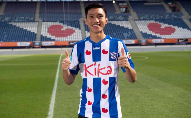 Một tiếng sau khi ra mắt SC Heerenveen, Đoàn Văn Hậu bị báo Hà Lan 