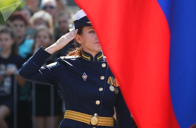 Ngắm các nữ học viên phi công xinh đẹp của quân đội Nga - Ảnh 3.