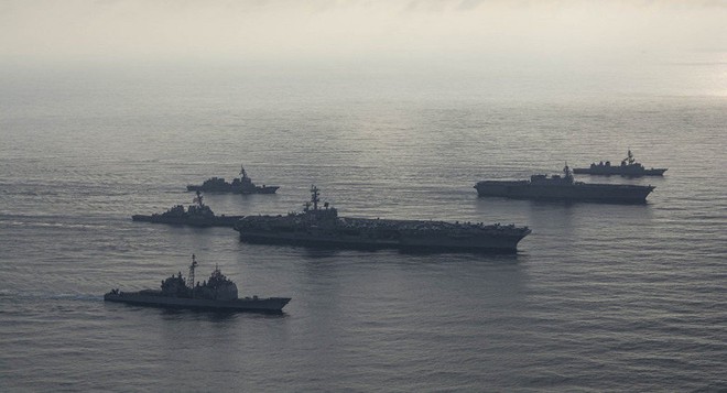 Tàu sân bay Mỹ bị tàu chiến Trung Quốc bủa vây trên Biển Đông? - Ảnh 2.