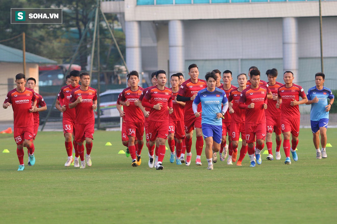 ĐTVN đón thương binh trở lại, thầy Park đau đầu nắn chỉnh đội U22 vì tập sai kỹ thuật - Ảnh 1.