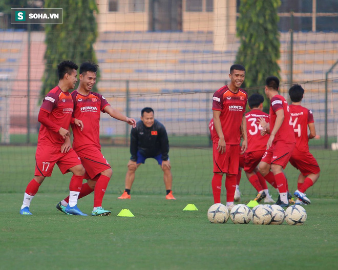 ĐTVN đón thương binh trở lại, thầy Park đau đầu nắn chỉnh đội U22 vì tập sai kỹ thuật - Ảnh 16.