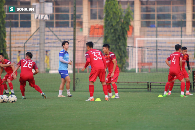 ĐTVN đón thương binh trở lại, thầy Park đau đầu nắn chỉnh đội U22 vì tập sai kỹ thuật - Ảnh 14.