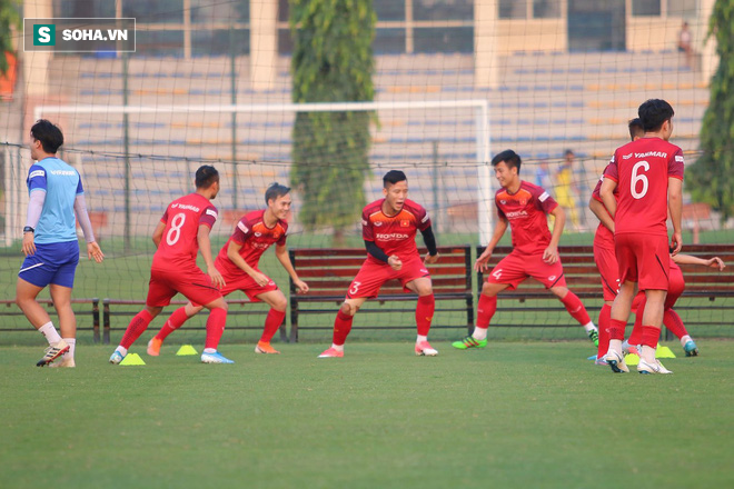 ĐTVN đón thương binh trở lại, thầy Park đau đầu nắn chỉnh đội U22 vì tập sai kỹ thuật - Ảnh 15.