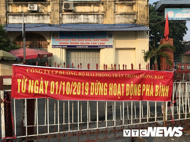 Hình ảnh bến phà huyền thoại nổi tiếng đất Cảng trong ngày cuối cùng hoạt động - Ảnh 1.