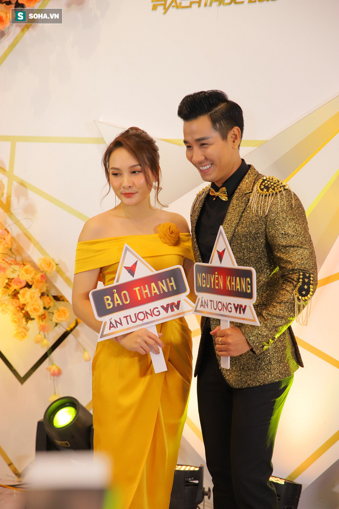 TRỰC TIẾP Lễ trao giải VTV AWARDS 2019: Dàn mỹ nhân Về nhà đi con rực rỡ trên thảm đỏ - Ảnh 4.