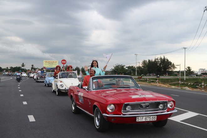 Ngắm dàn xe cổ ba miền đất nước diễu hành tại Hội An - Ảnh 5.
