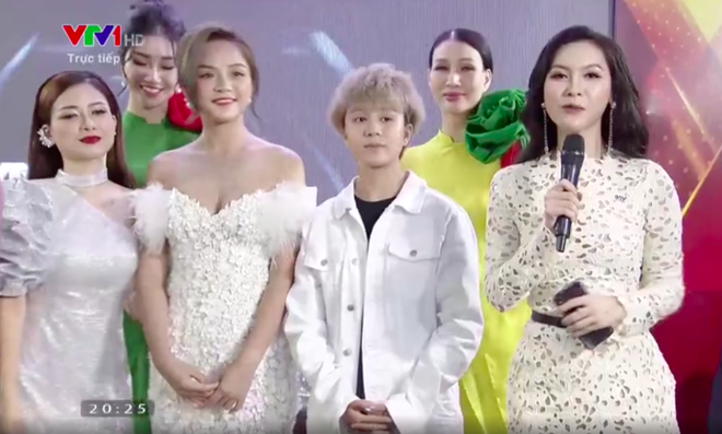 VTV Awards: Minh Hà cuối cùng cũng đứng chung một khung hình với Thu Quỳnh sau nhiều lần tránh né - Ảnh 3.