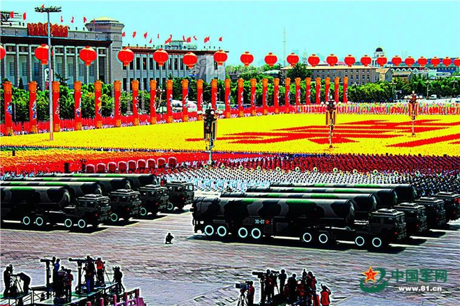 Nhìn lại những cuộc duyệt binh đáng nhớ nhất của Quân đội Trung Quốc - Ảnh 6.