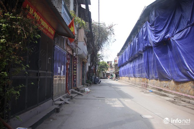 Sau vụ cháy Công ty Rạng Đông: Người bán nhà, kẻ đi ở tạm, hàng quán đóng cửa - Ảnh 1.