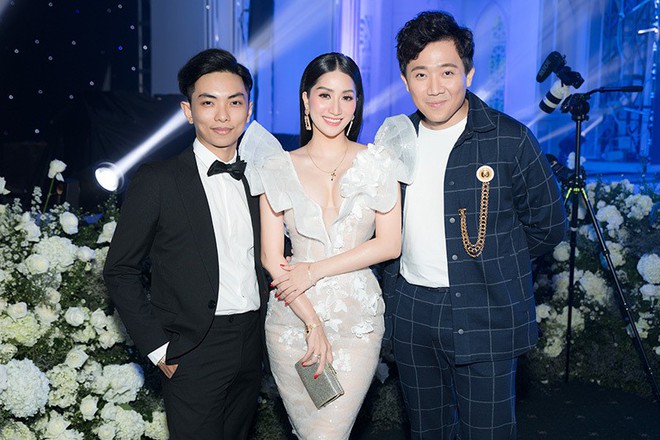 Vợ chồng Khánh Thi tình tứ dự đám cưới ‘ái nữ’ đại gia Minh Nhựa - Ảnh 2.