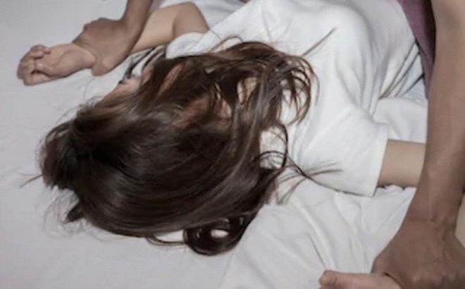 Thầy giáo dụ dỗ nữ sinh quan hệ tình dục hàng trăm lần còn hứa hẹn cưới xin, khi nạn nhân đòi chia tay thì trở mặt "tiểu nhân"