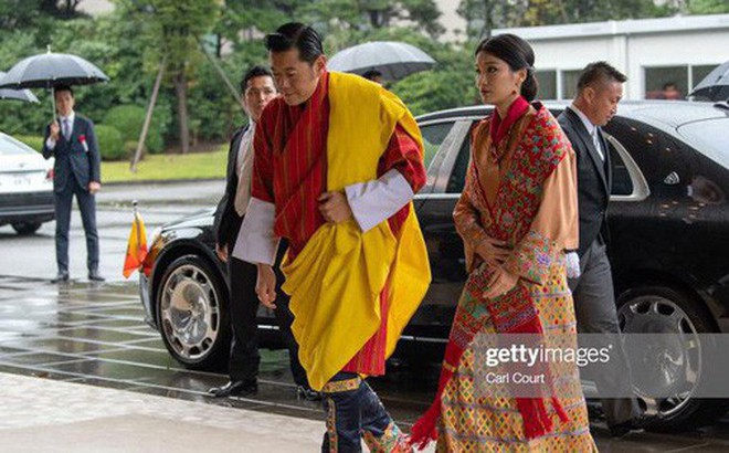 Cộng đồng mạng phát sốt với vẻ đẹp 'thoát tục' không góc chết của Hoàng hậu Bhutan ở Nhật Bản khi tham dự lễ đăng quang