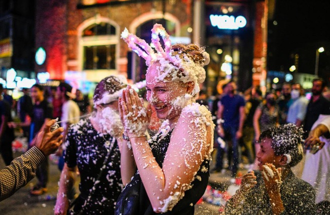 24h qua ảnh: Thế giới tưng bừng chào đón năm mới 2020 - Ảnh 8.