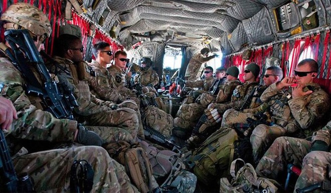CẬP NHẬT: 750 lính dù Mỹ được không vận tới Trung Đông, Thổ quyết chiến ở Idlib, trực thăng Apache quần đảo ở Iraq - Ảnh 14.