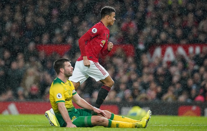 Man United đại thắng, mở đại tiệc nhà hát Old Trafford - Ảnh 6.