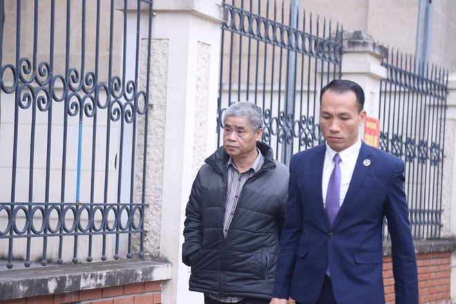 Tuyên án vụ nam sinh trường Gateway tử vong trên xe đưa đón: Tài xế Doãn Quý Phiến 15 tháng tù, Nguyễn Bích Quy 24 tháng tù - Ảnh 5.