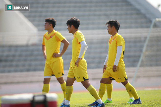 Thầy Park phân thân, lộ rõ vẻ trầm ngâm ở buổi tập cuối của U23 Việt Nam tại Buriram - Ảnh 8.