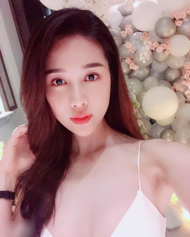 Chân dung hot girl nóng bỏng nhất làng hài Tết miền Bắc - Ảnh 10.