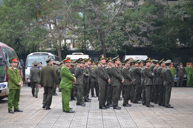 Thủ tướng Nguyễn Xuân Phúc tới viếng 3 chiến sĩ sỹ hy sinh ở Đồng Tâm - Ảnh 16.