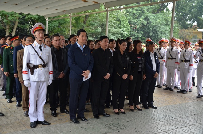 Thủ tướng Nguyễn Xuân Phúc tới viếng 3 chiến sĩ sỹ hy sinh ở Đồng Tâm - Ảnh 17.