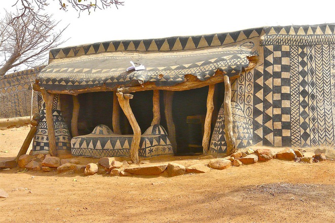 Ghé thăm làng đất nung độc đáo của quý tộc châu Phi, ngôi nhà nào cũng là tác phẩm nghệ thuật đặc sắc - Ảnh 14.