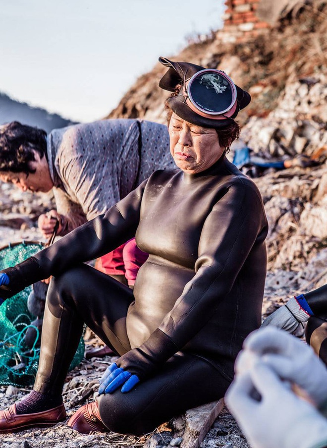Câu chuyện cực ngầu về những nàng tiên cá 70 tuổi cuối cùng trên đảo Jeju - Ảnh 7.