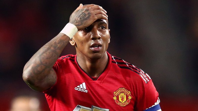 Ashley Young: Gã trai bay giữa ngân hà, sẵn sàng làm tất cả mọi thứ vì Man United - Ảnh 3.