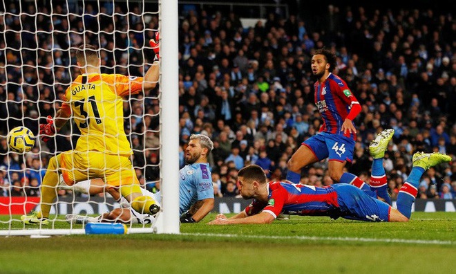  Sergio Aguero ghi bàn thứ 250, Man City rơi chiến thắng sân nhà  - Ảnh 3.