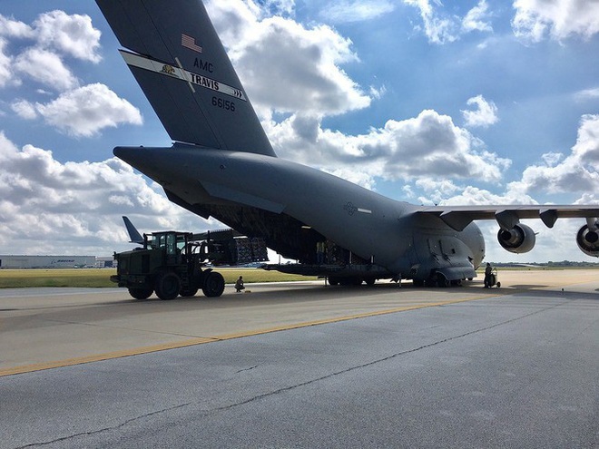 Gã khổng lồ C-17 vừa chở cả ngàn binh sĩ Mỹ tới Trung Đông - Ảnh 13.