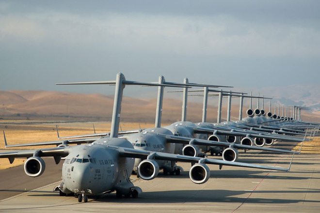 Gã khổng lồ C-17 vừa chở cả ngàn binh sĩ Mỹ tới Trung Đông - Ảnh 7.