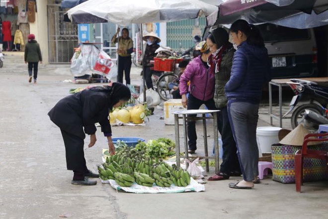 Người dân Đồng Tâm trưng đào, quất hối hả chuẩn bị đón Tết - Ảnh 4.