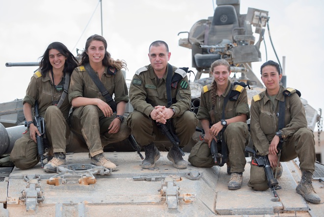 Lực lượng phòng vệ Israel: Nữ quân nhân sẽ không thể vượt qua vùng cấm này? - Ảnh 10.