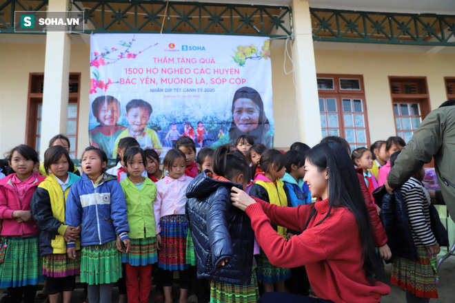 Á hậu Ngọc Trâm nghiện đi từ thiện: Hãy cho đi dù chỉ là một cái ôm, một sự quan tâm - Ảnh 3.