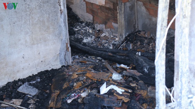 Cận cảnh bên trong căn nhà bị cháy khiến 5 người chết ở TP HCM - Ảnh 5.