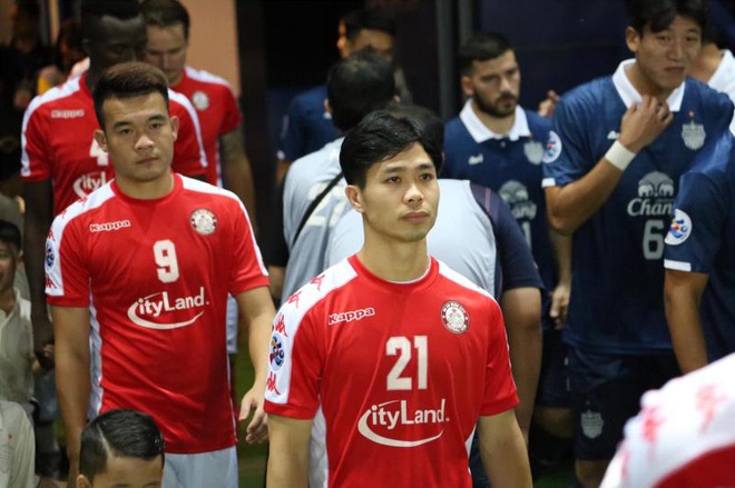 Xem Công Phượng bị hậu vệ Thái Lan bắt chết ở AFC Champions League - Ảnh 1.