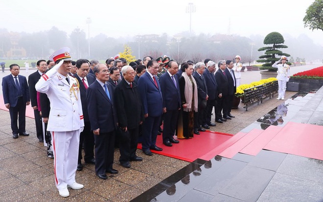 Hình ảnh các đoàn đại biểu vào Lăng viếng Chủ tịch Hồ Chí Minh - Ảnh 3.