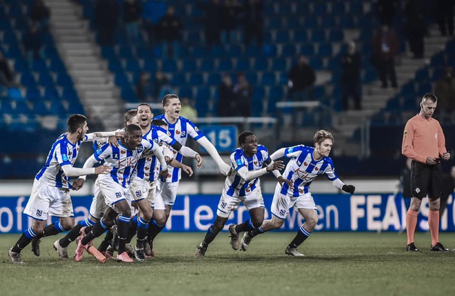 Heerenveen đá căng như dây đàn, Đoàn Văn Hậu đón niềm vui không trọn vẹn trước Tết - Ảnh 2.