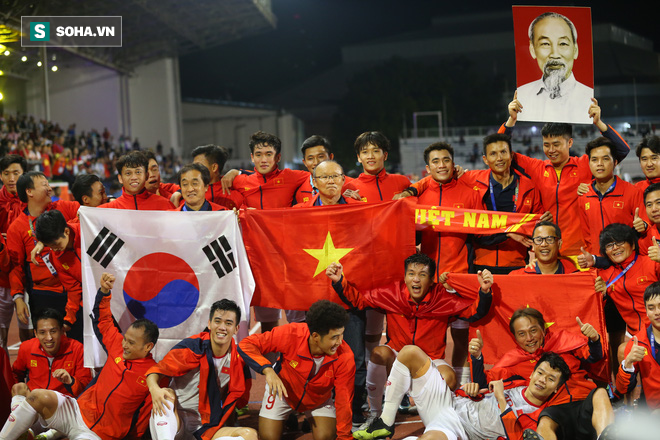 HLV Park Hang-seo gửi lời chúc ngọt ngào đến bóng đá Việt Nam trước ngày về quê ăn Tết - Ảnh 2.