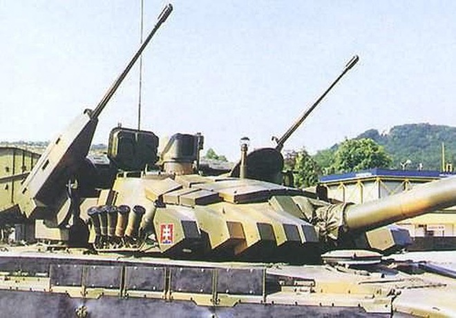 Liên Xô cũng không thể ngờ xe tăng T-72 được độ tới 3 khẩu pháo - Ảnh 13.