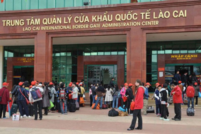  Phòng dịch Corona, tạm ngừng xuất, nhập cảnh khách du lịch qua cửa khẩu quốc tế Lào Cai  - Ảnh 2.