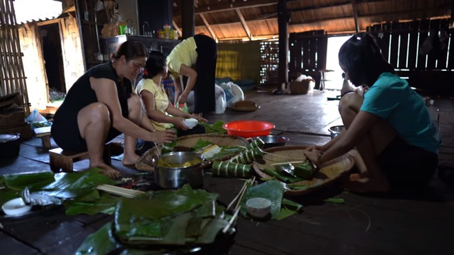 H’Hen Niê khoe cảnh đón Tết, để lộ căn nhà riêng to đẹp - Ảnh 2.