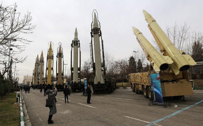 CẬP NHẬT: Iran tuyên bố lạnh người 35 mục tiêu Mỹ ở Trung Đông trong tầm ngắm - 5 rocket bắn vào các mục tiêu Mỹ ở Iraq - Ảnh 6.